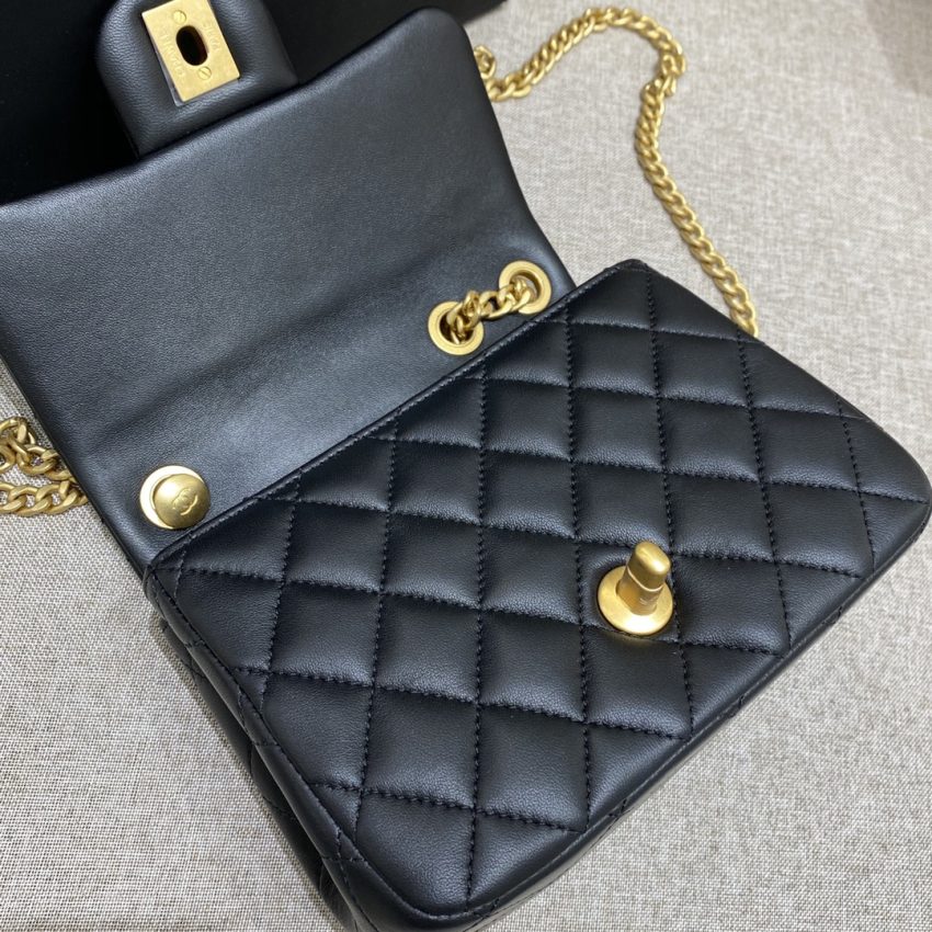 CHANEL Camellia Flap noir — réplique – Image 4