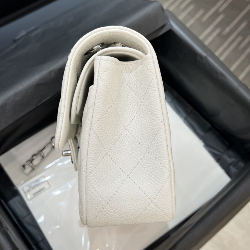 CHANEL Classic Flap 23cm blanc argenté — réplique – Image 5