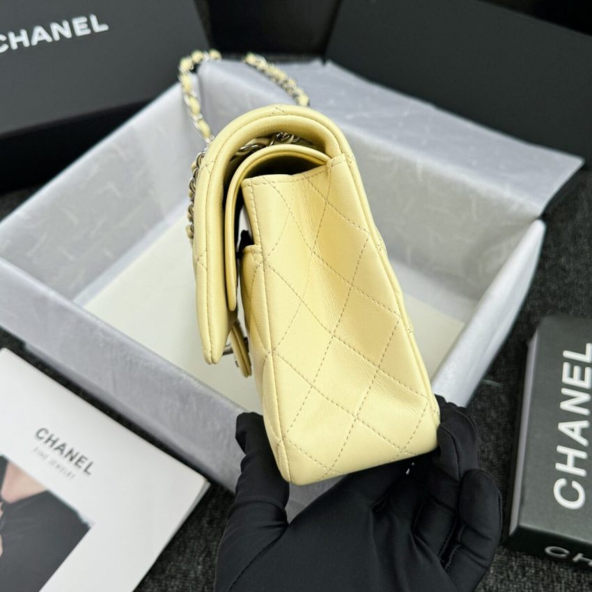 CHANEL Classic Flap 25cm jaune — réplique – Image 5