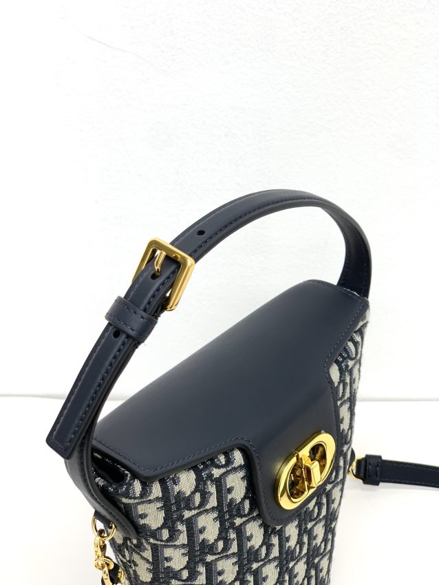 Sac 30 Montaigne à chaîne — réplique Dior – Image 6