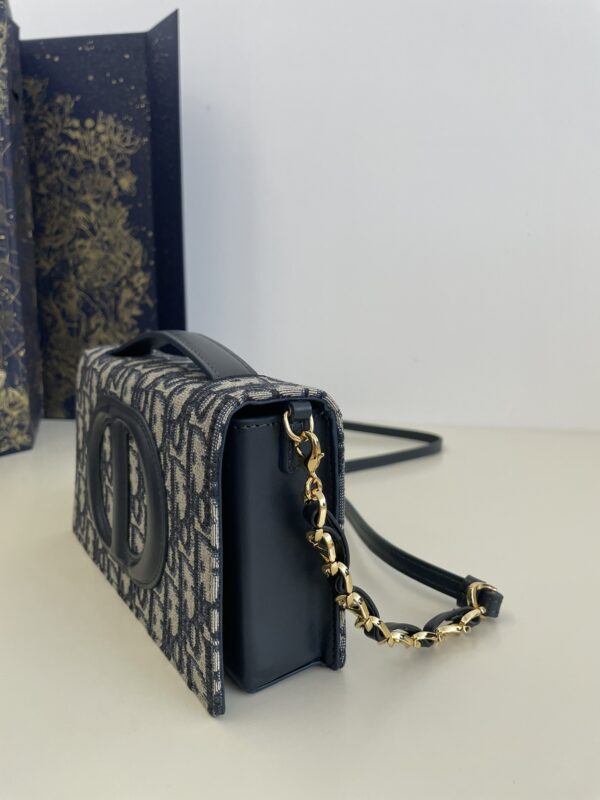 Dior Signature CD Square — réplique – Image 2