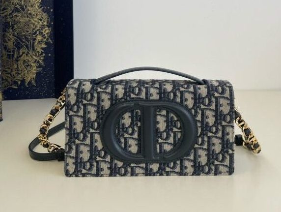 Dior Signature CD Square — réplique – Image 7