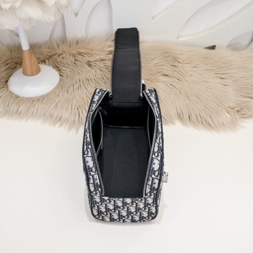 Dior Toiletry sac — réplique – Image 5