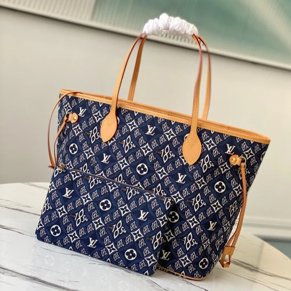Modèle Louis Vuitton NEVERFULL MM avec housse de protection 1854 Monogram jacquard — réplique