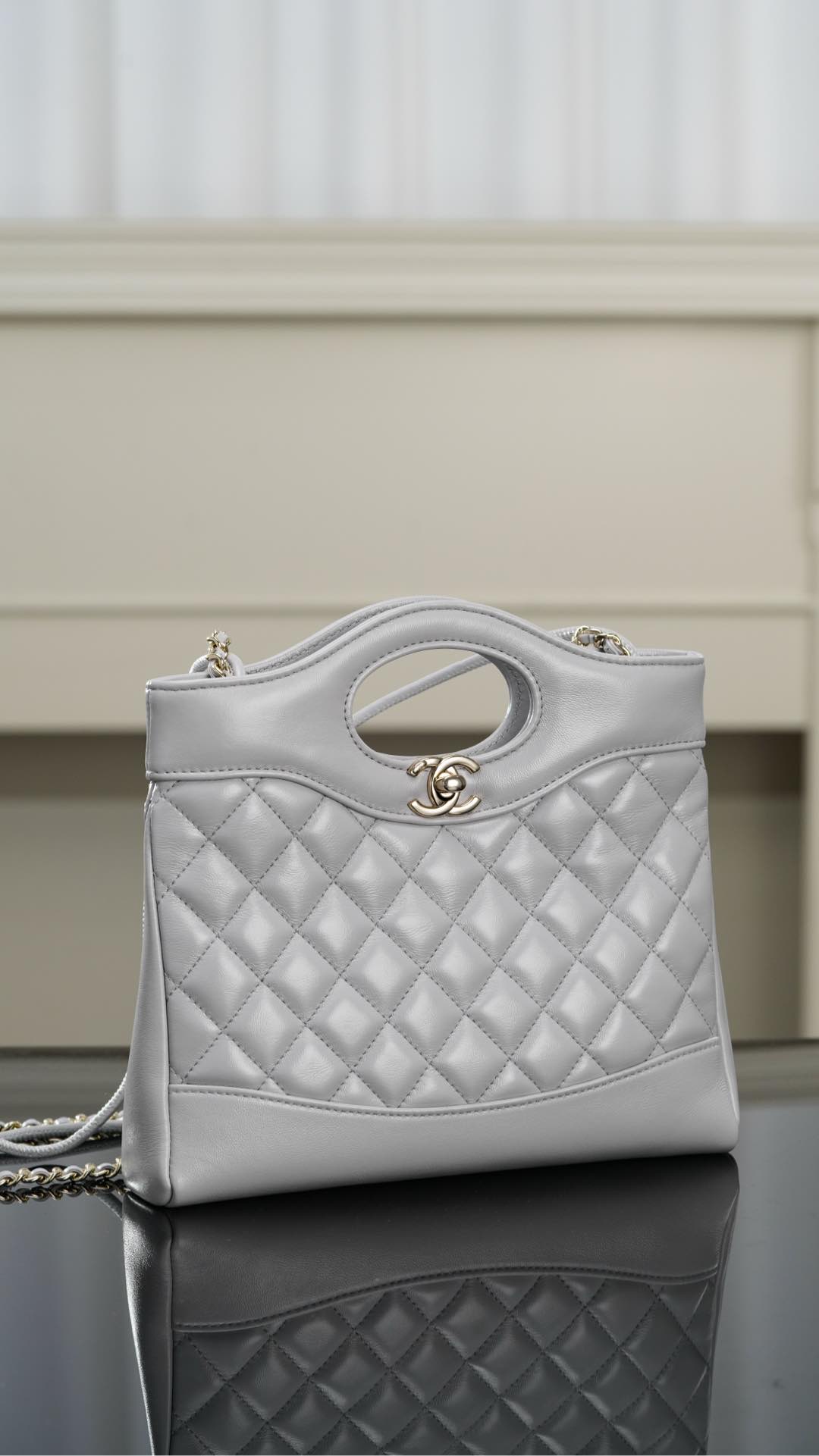 Chanel 24S 31 Mini cabas Elephant gris — réplique – Image 3