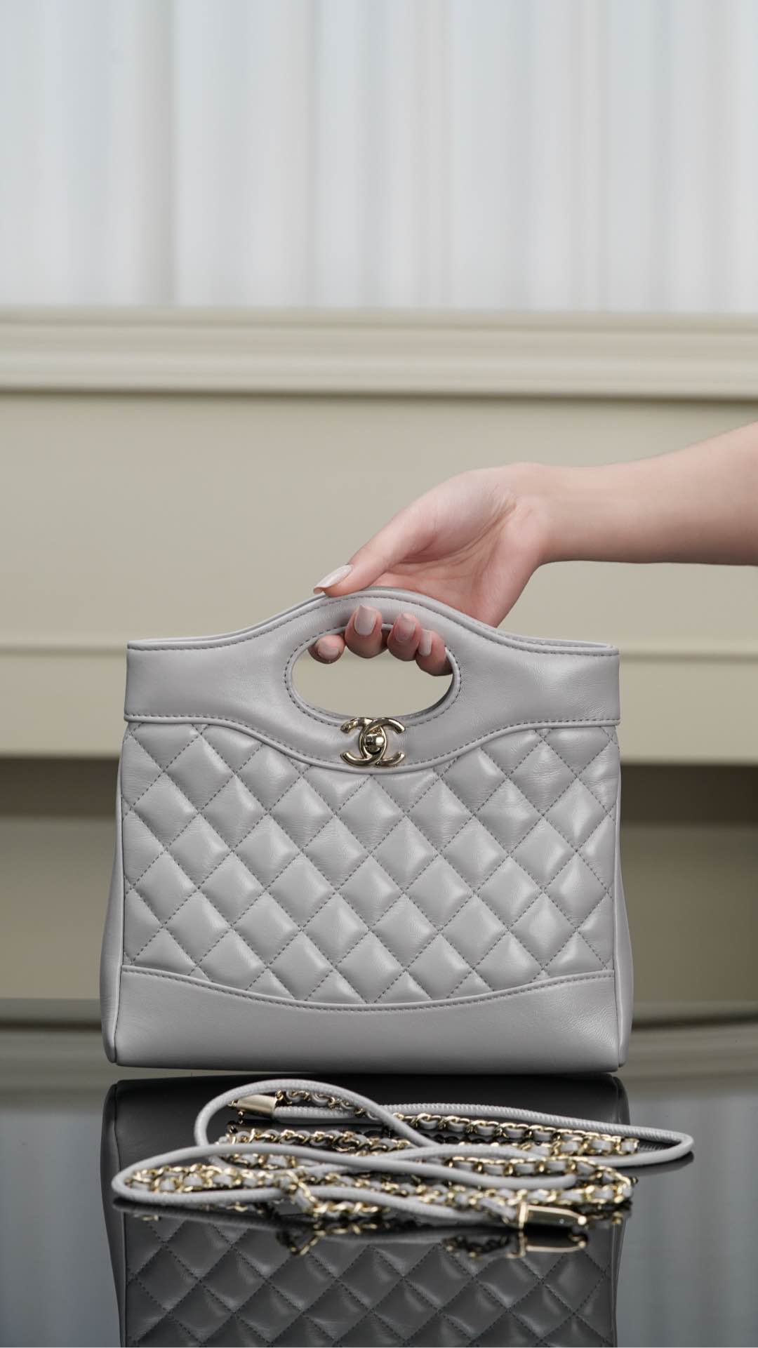 Chanel 24S 31 Mini cabas Elephant gris — réplique – Image 8