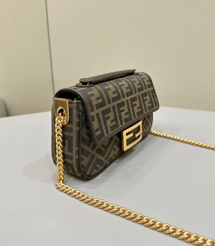 Fendi Baguette Sliding Chain Ff marron — réplique – Image 3