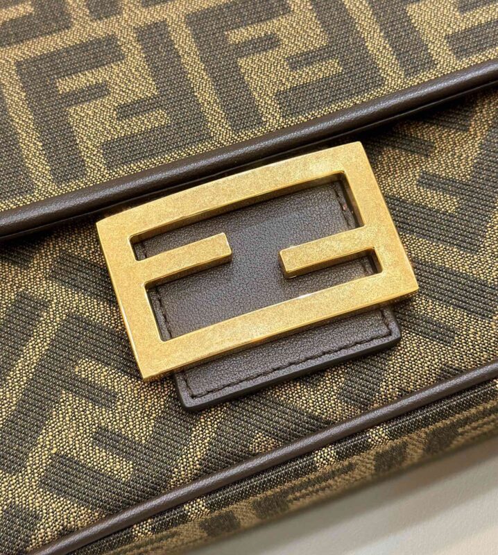 Fendi Baguette Sliding Chain Ff marron — réplique – Image 5