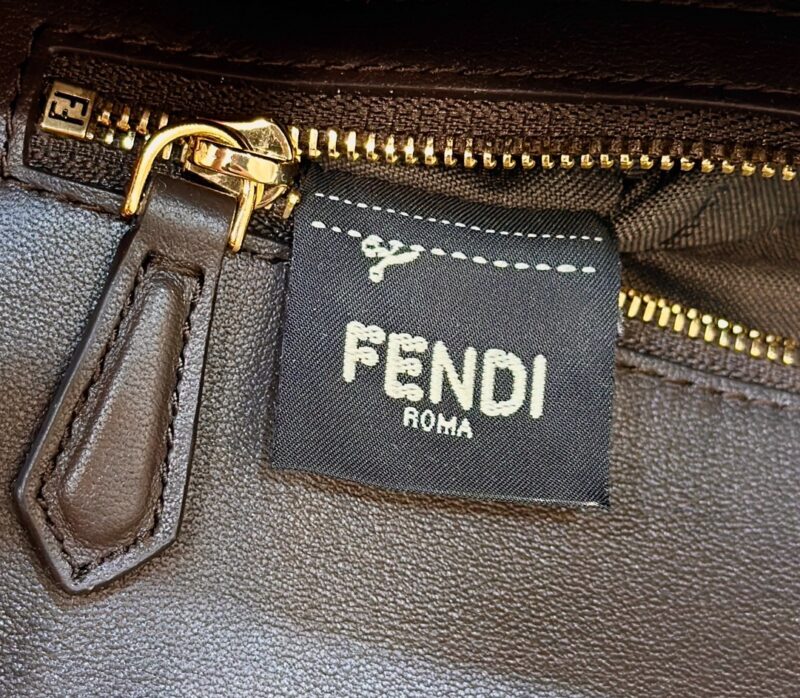 Fendi Baguette Sliding Chain Ff marron — réplique – Image 7