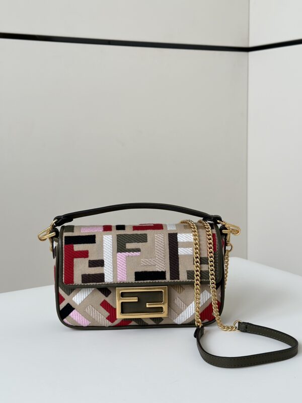 Fendi Baguette petit format Beige — réplique – Image 2