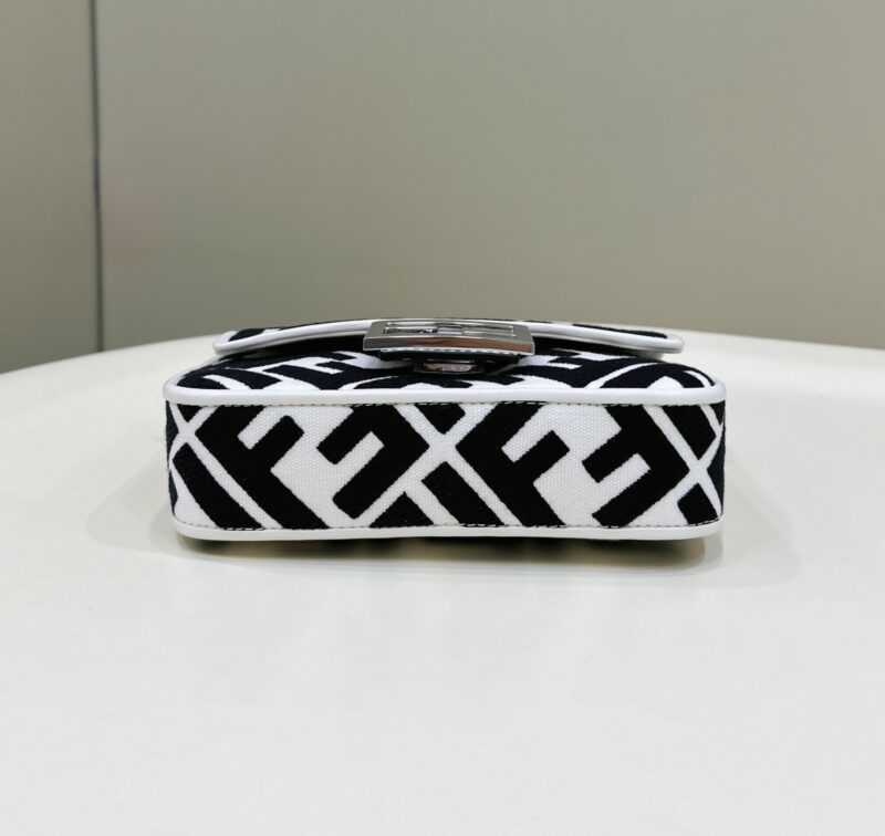 Fendi Baguette petit format blanc — réplique – Image 4