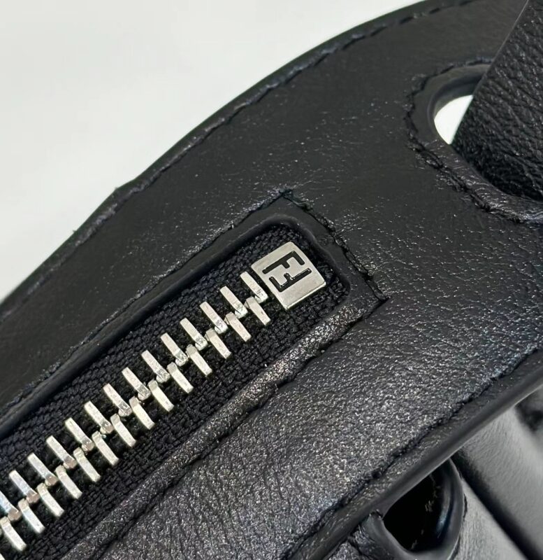 Fendi Simply noir — réplique – Image 6