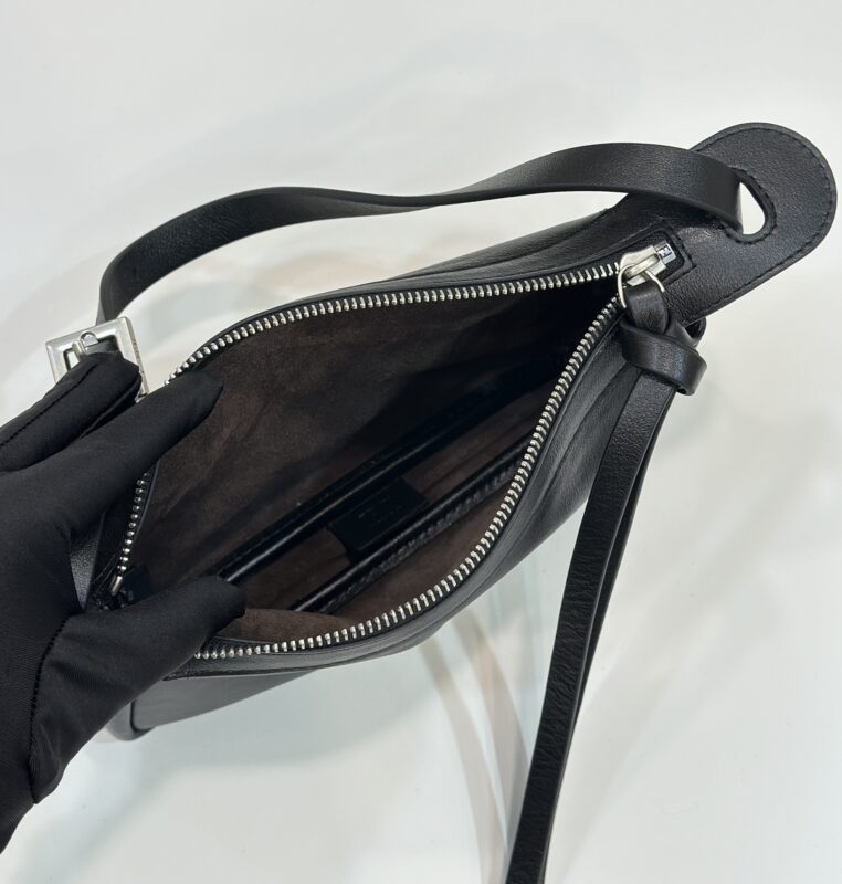 Fendi Simply noir — réplique – Image 9