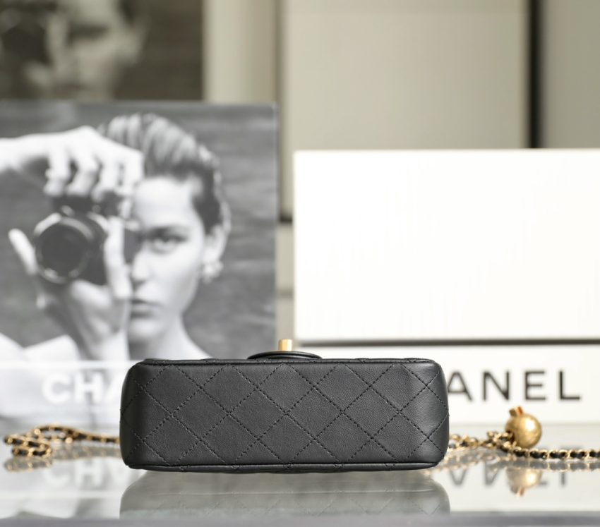 CHANEL CF 20cm Golden Ball noir — réplique – Image 6