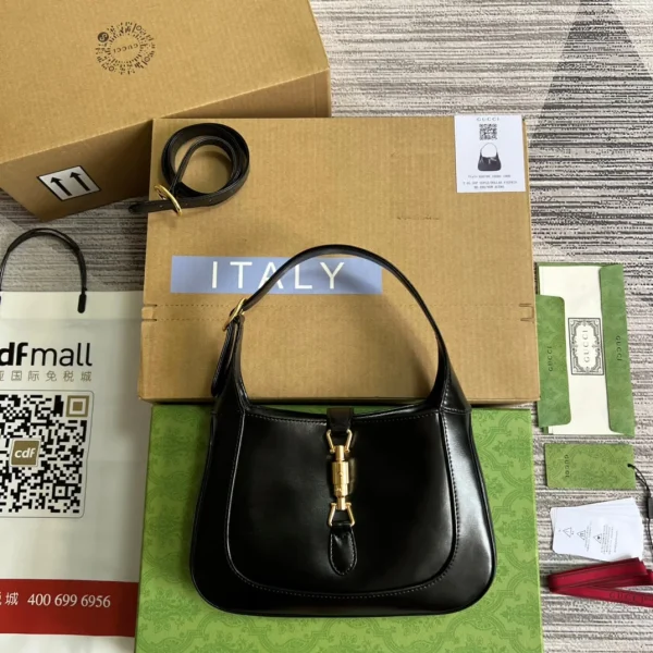 Sac porté épaule GG JACKIE petit format 28 en coloris noir cuir de veau — réplique