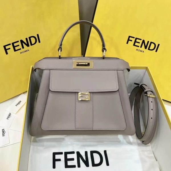 Fendi Peekaboo avec Patch Pocket Beige — réplique