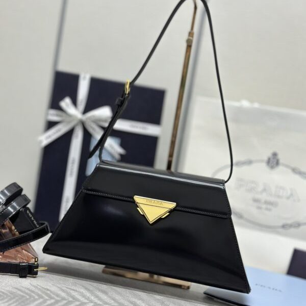 Prada Triangle cuir Handbag — réplique