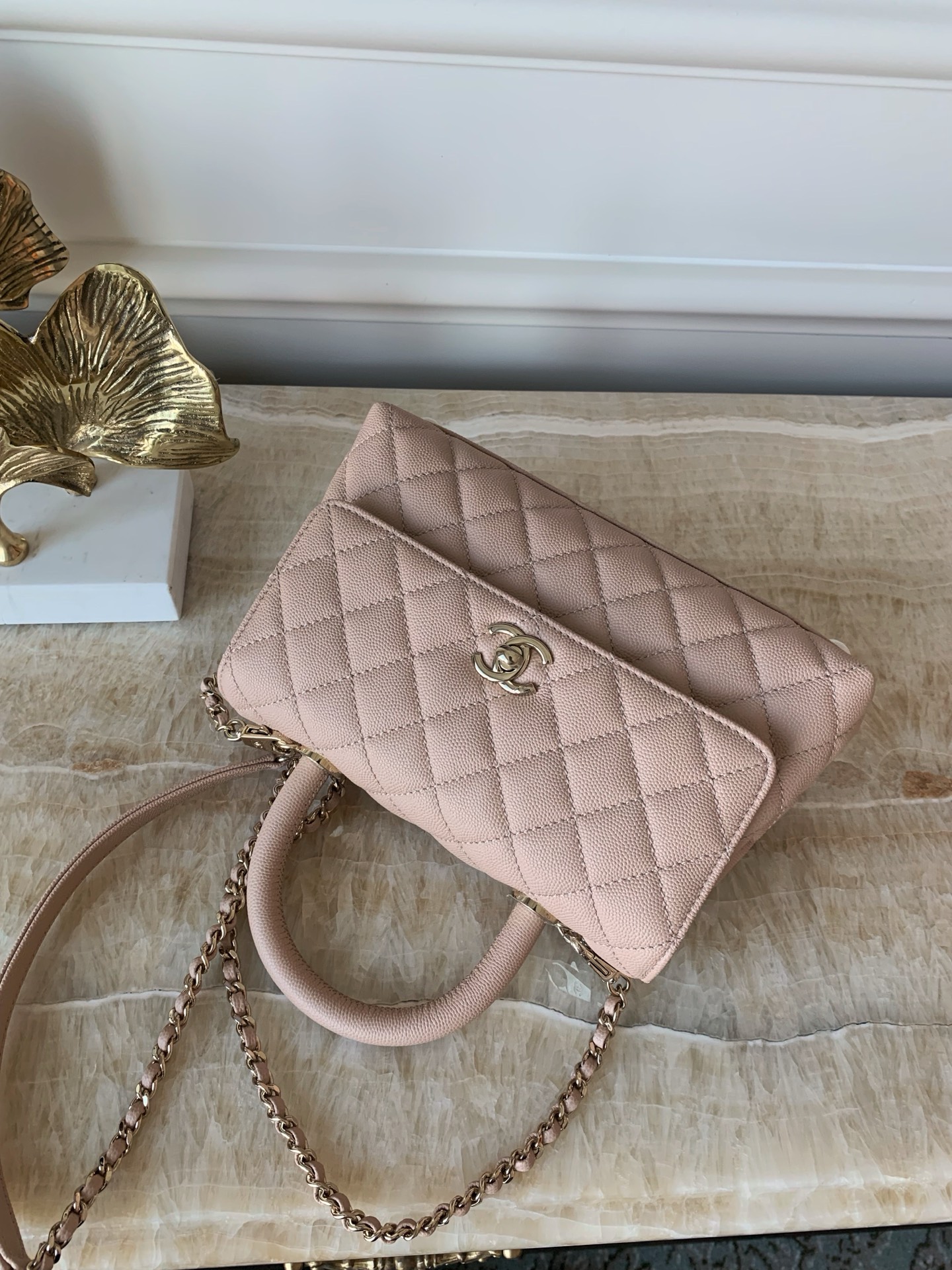 Chanel Coco avec poignée petit format Milk Tea — réplique – Image 2