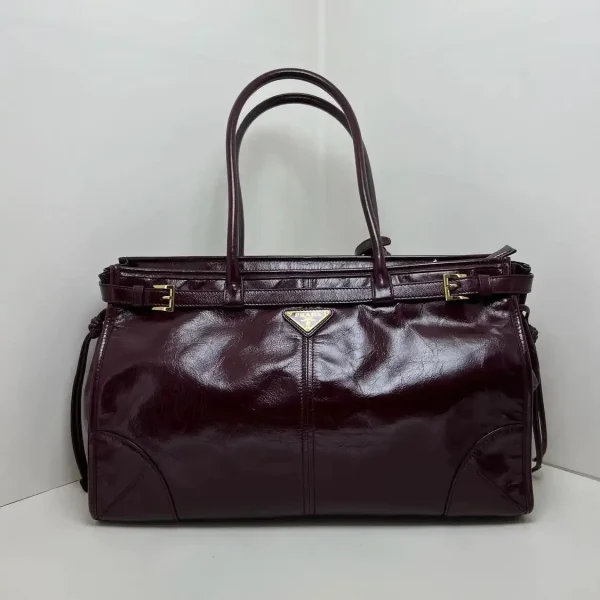 Modèle Prada Bonnie grand format coloris bordeaux — réplique