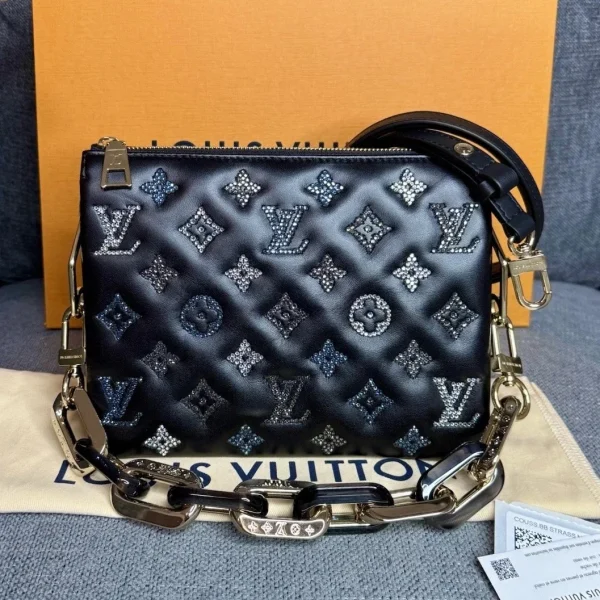 Modèle Louis Vuitton Coussin BB M23582 limité avec strass — réplique