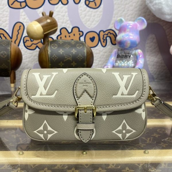Louis Vuitton Nano Diane Beige — réplique