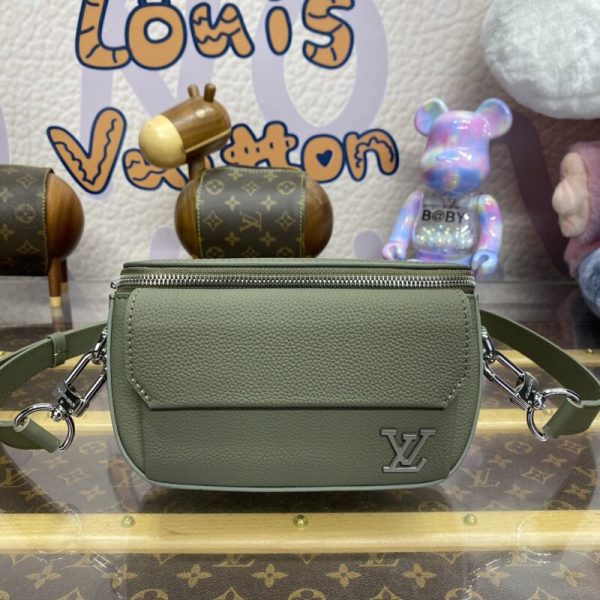 Louis Vuitton Pilot Wearable portefeuille vert — réplique
