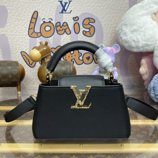 Loius Vuitton Capucines East West noir — réplique