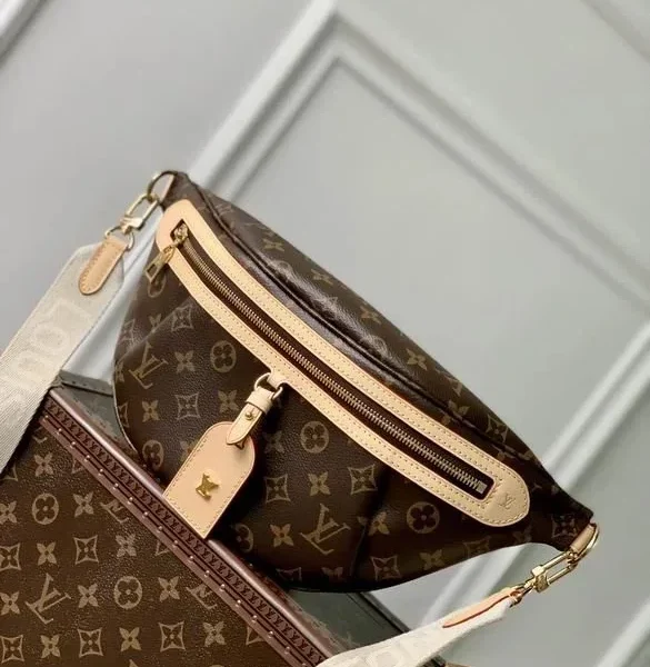 Sac Louis Vuitton haut RISE BUM — réplique