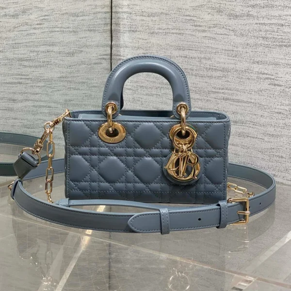 Sac Dior petit format Lady D‑JOY 19 en STEEL coloris bleu coloris gris finitions dorées — réplique