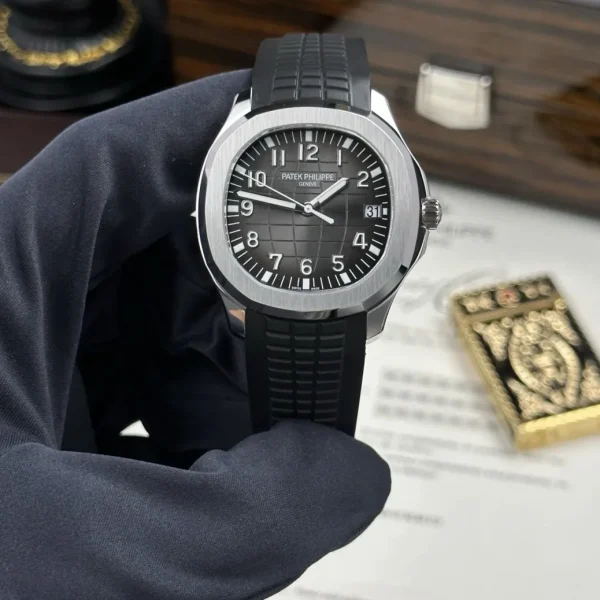 Modèle Patek Philippe Aquanaut 5167A — réplique