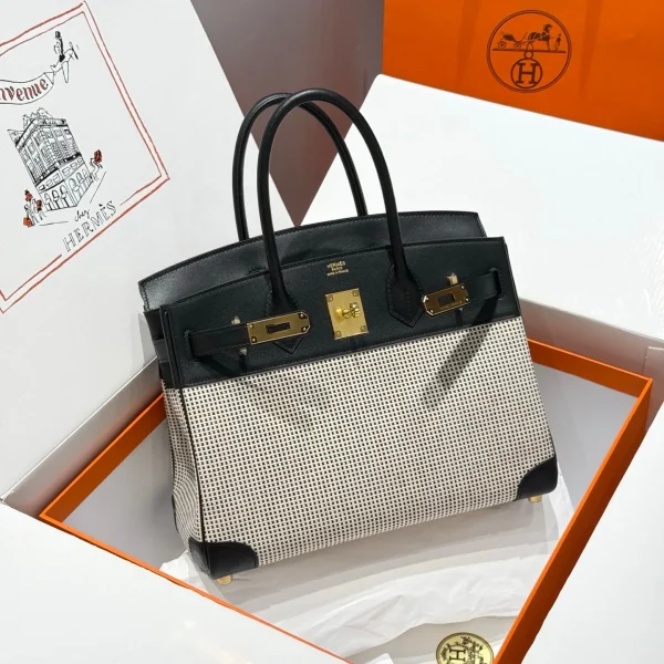 Modèle HN 30 CM en coloris noir SWIFT coloris blanc coloris noir à carreaux TOILE toile — réplique
