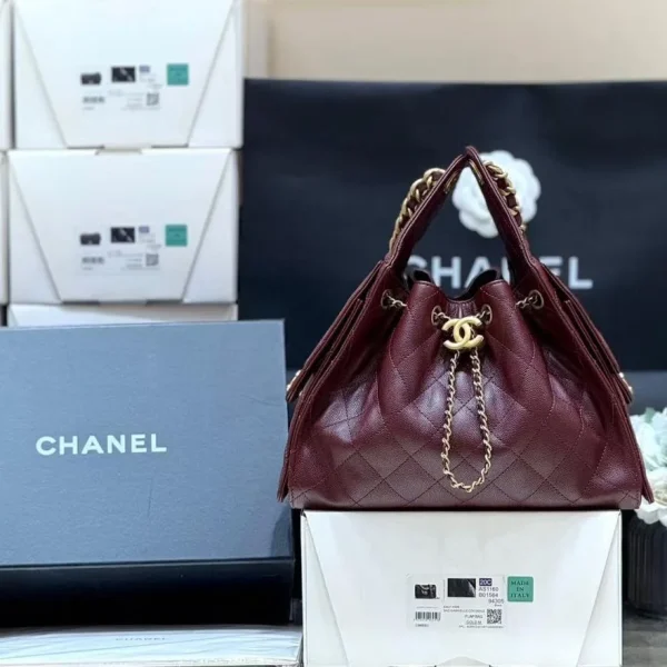 Modèle Chanel 25 petit format coloris bordeaux finitions dorées — réplique