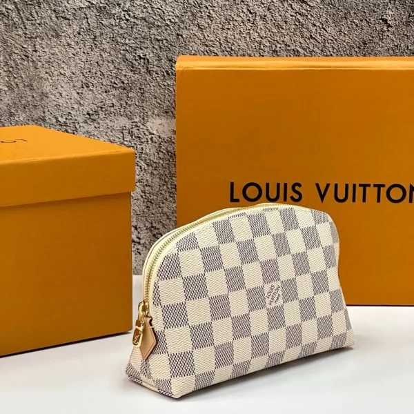 Pochette Louis Vuitton cosmétique pochette MM — réplique