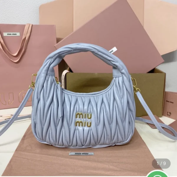 Sac Miu Miu Wander Matelassé Nappa Hobo — réplique