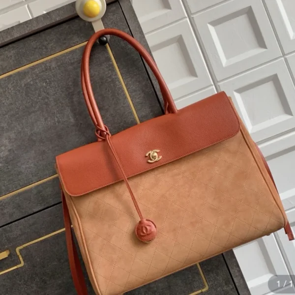 Sac Chanel bicolore marron et orange, à rabat — réplique