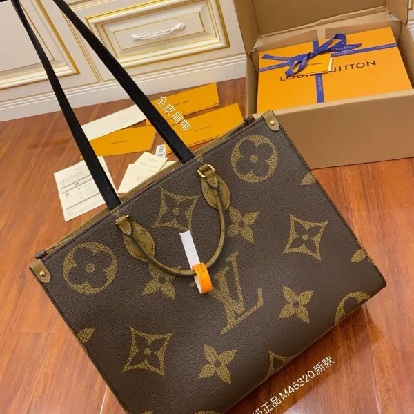 Modèle Louis Vuitton OnTheGo GM Monogram géant inversé toile — réplique