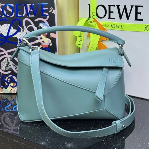 Sac Loewe Puzzle en a coloris bleu clair — réplique
