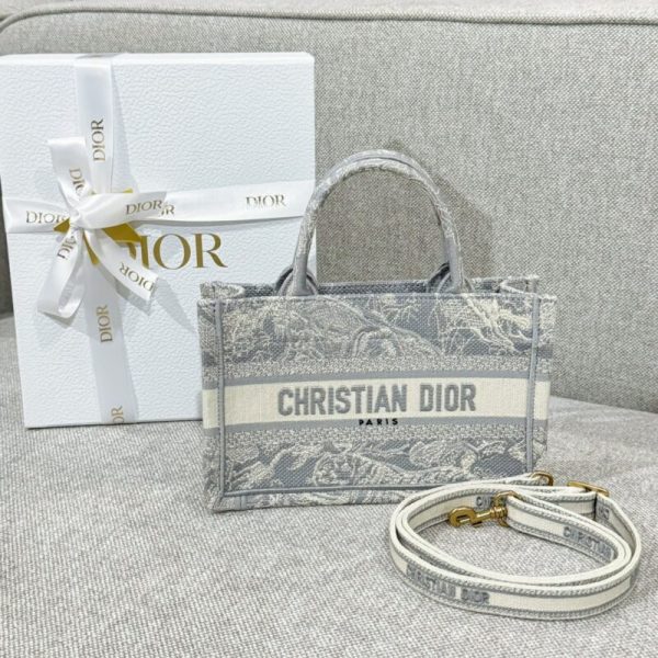 Dior Book cabas Mini Tiger — réplique