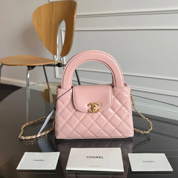 Sac Chanel KELLY 19 en coloris rose clair cuir de veau finitions dorées — réplique