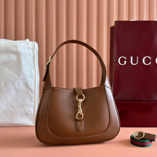 Sac porté épaule Jackie petit format coloris marron cuir — réplique