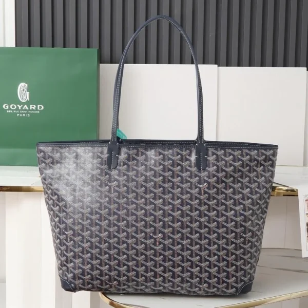 Modèle Goyard Artois PM en coloris bleu marine — réplique