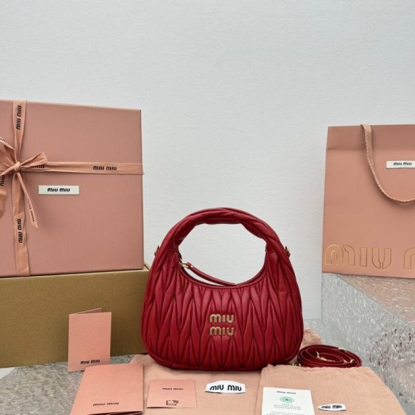 Miu Miu Wander rouge — réplique