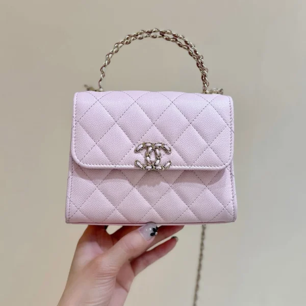 Modèle Chanel 25S double C logo Diamond brillant cuir de veau — réplique
