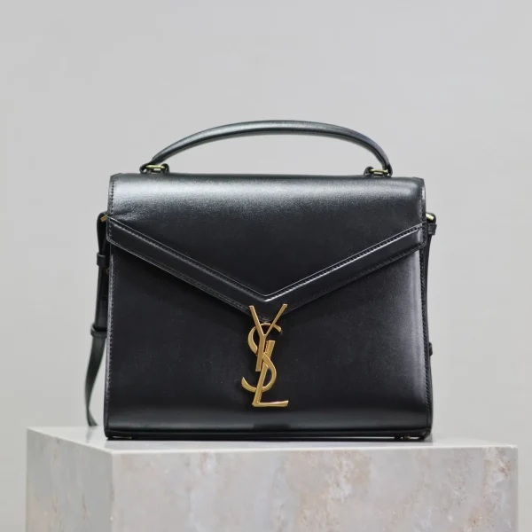 Sac Saint Laurent CASSANDRA à anse supérieure format moyen coloris noir lisse cuir d’agneau finitions dorées — réplique