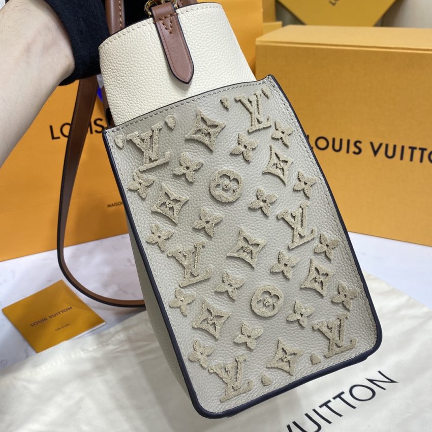 Louis Vuitton On My Side Beige — réplique – Image 6