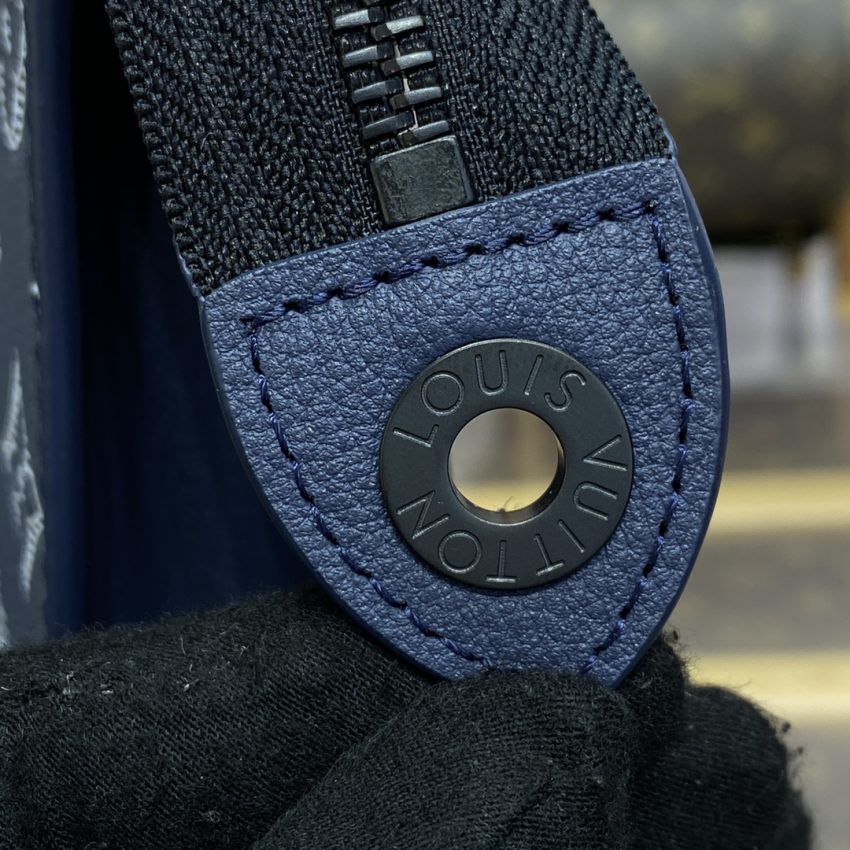 Louis Vuitton Pochette Voyage Dark bleu — réplique – Image 7