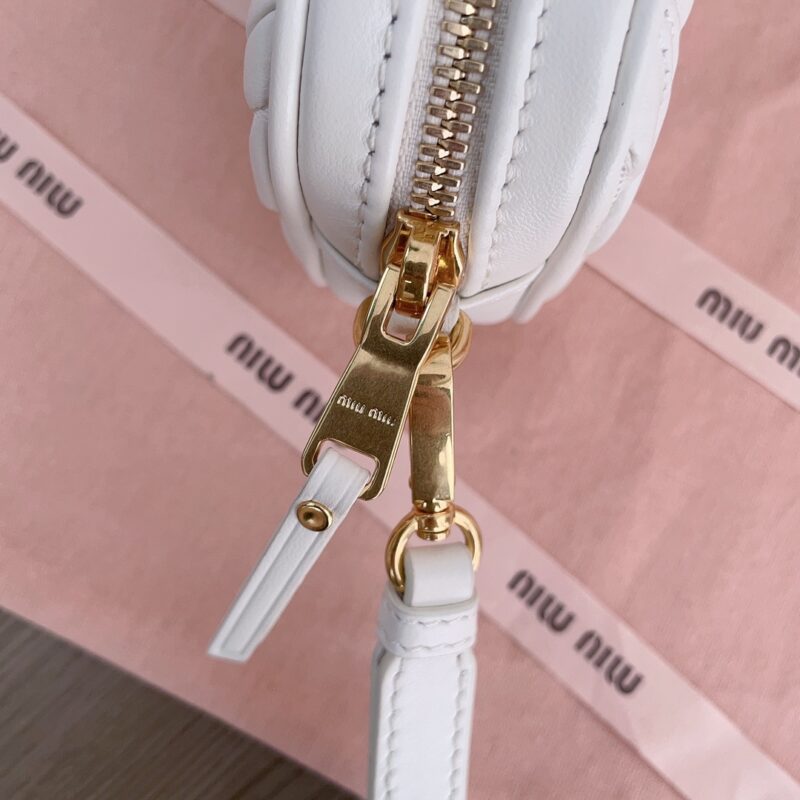 Miu Miu pochette blanc — réplique – Image 5