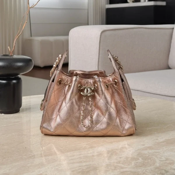 Sac Chanel 25 mini coloris or rose cuir grain caviar — réplique