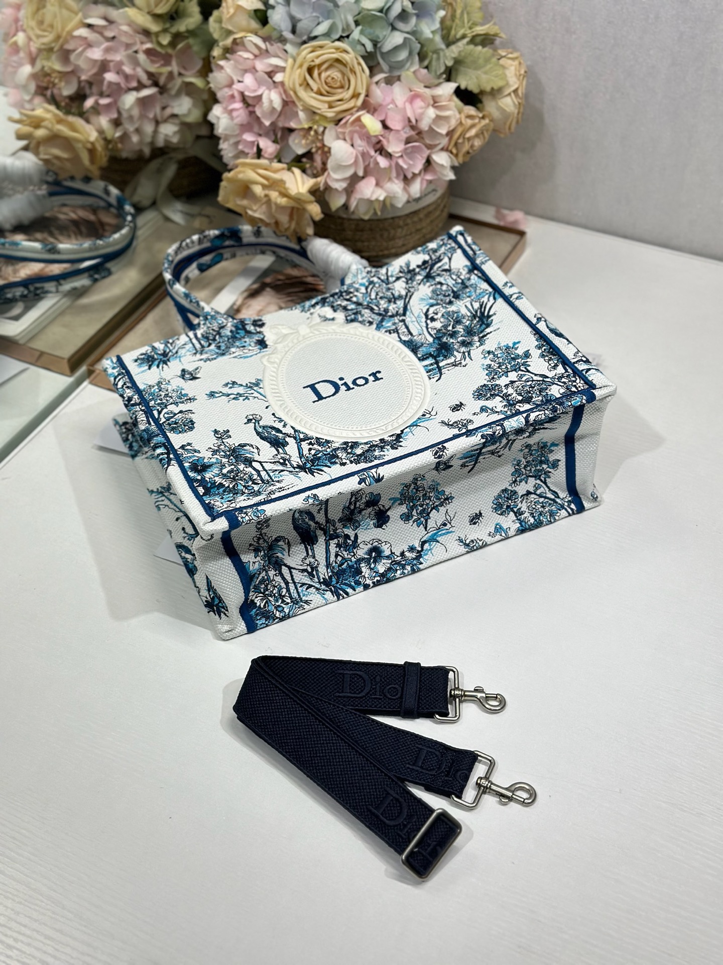 Dior Book cabas Médaillon — réplique – Image 10