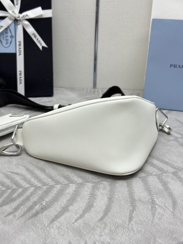 Prada Saffiano Triangle — réplique – Image 2